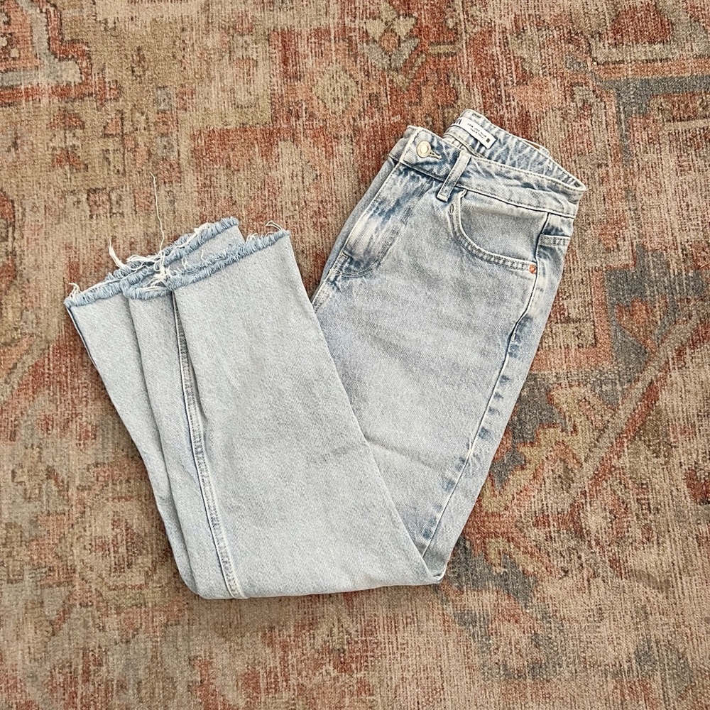 Zara High Rise Blue Jeans Classic Style
